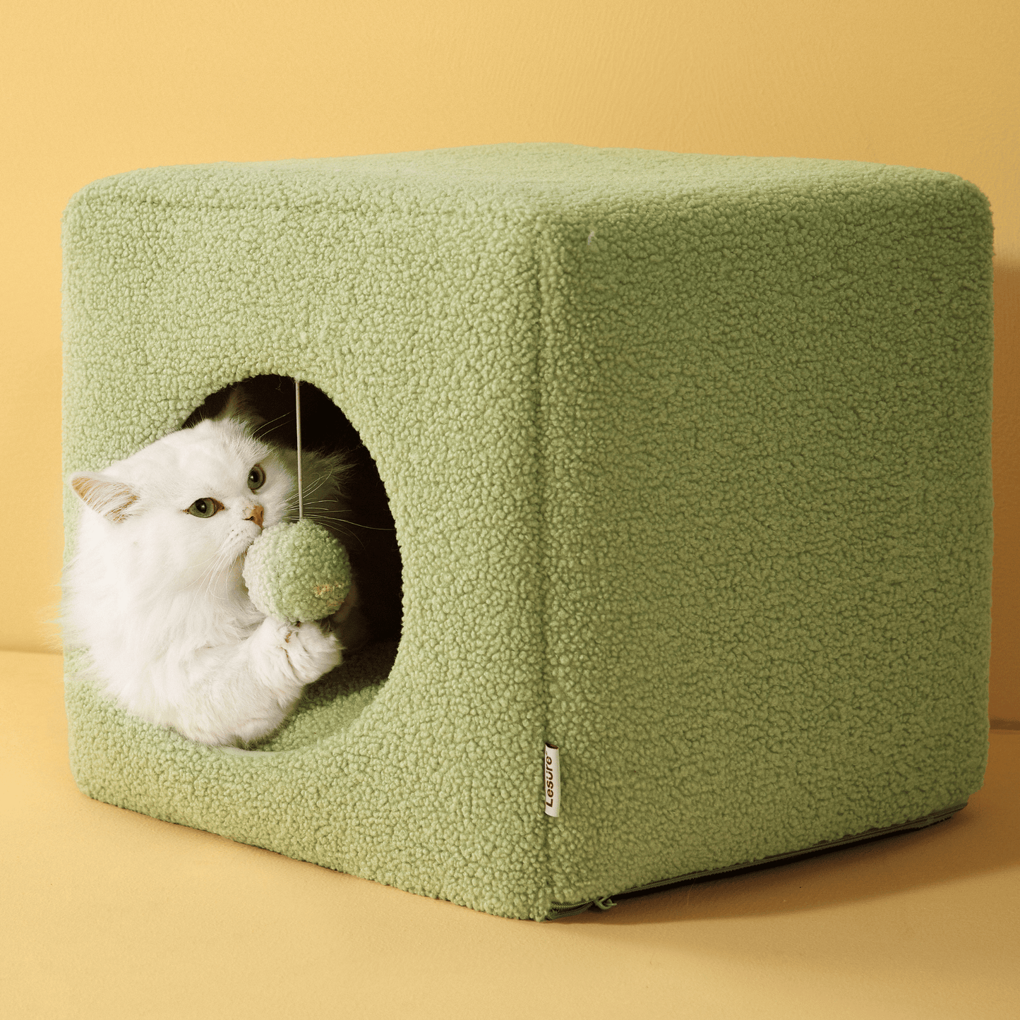 Sherpa Cat Cube